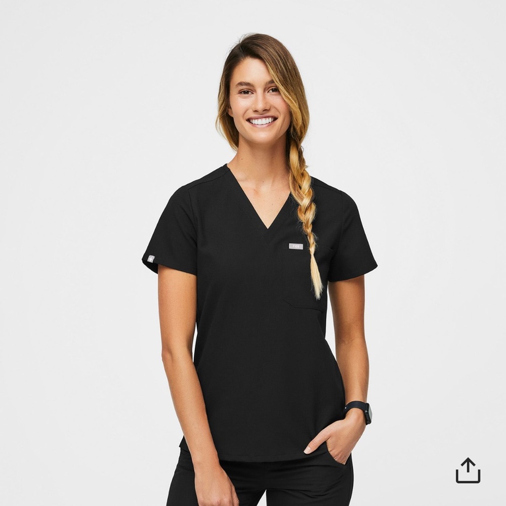 Figs Black Catarina One-Pocket Scrub Top
